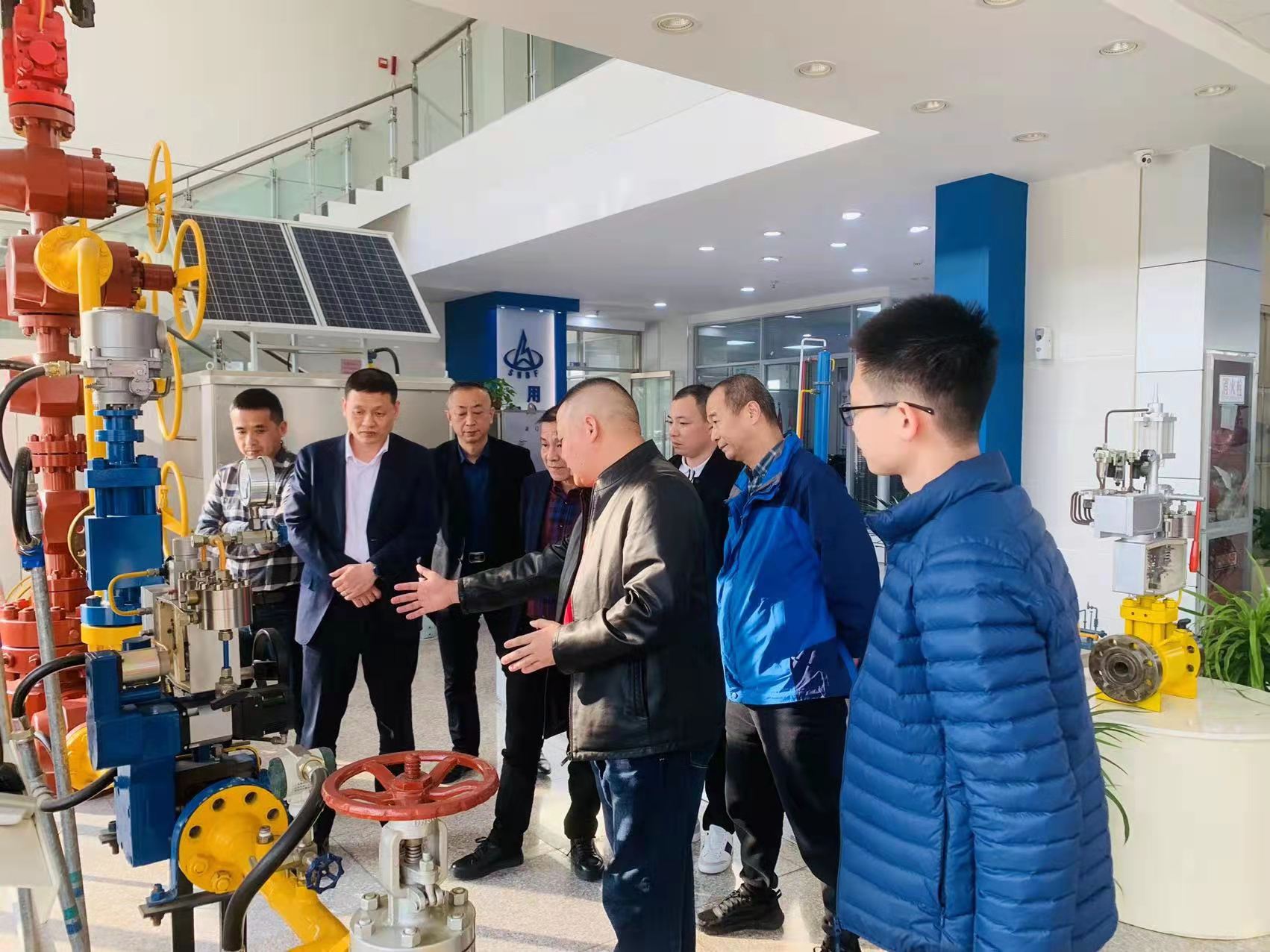 國家(jia)閥門質量(liàng)監督檢驗(yàn)中心(浙江(jiāng))院長莅臨(lín)我司視察(chá)并指導工(gong)作 國(guo)家閥門質(zhi)量監督檢(jian)驗中心(浙(zhe)江)院長莅(li)臨我司視(shì)察并指導(dao)工作