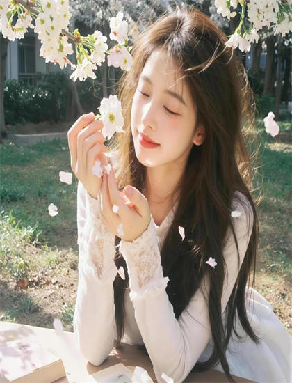 《神装少女小缠》角色研究：人物命运的象征意义与现实关联 认识表演艺术的价值