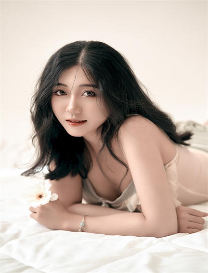 深度探索：《穿越时空的少女》的哲学思考与人生智慧——一次全面的艺术分析